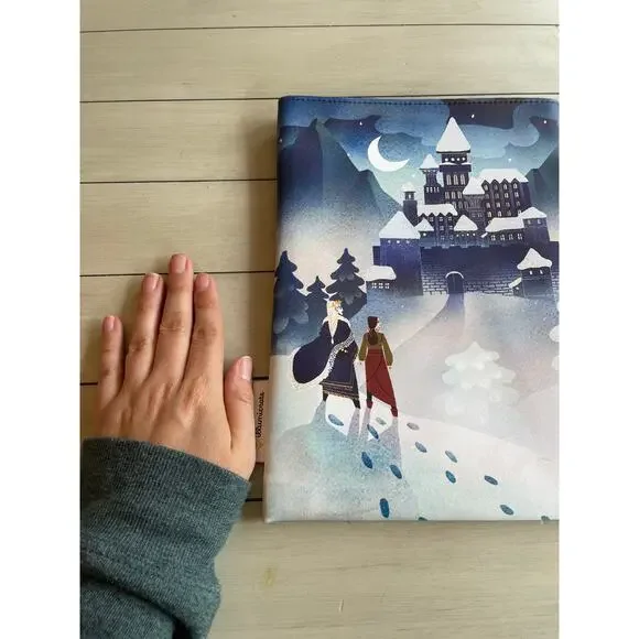 Staryk Castle Book Sleeve from Illumicrate May 2021 - Picture 5 of 5